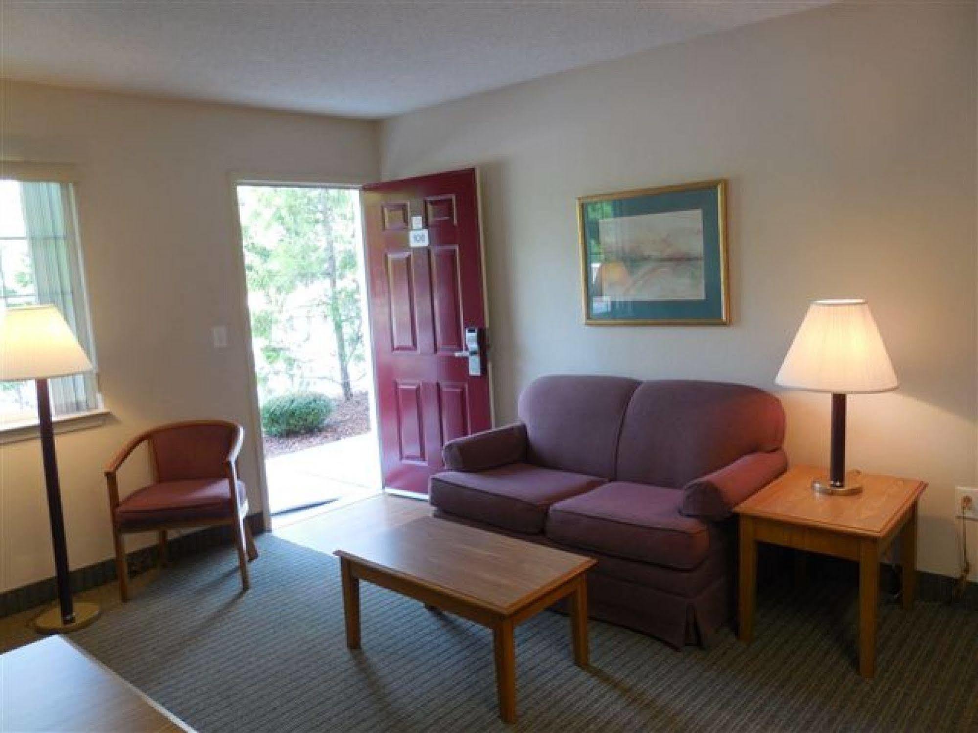 Affordable Suites Salisbury Buitenkant foto
