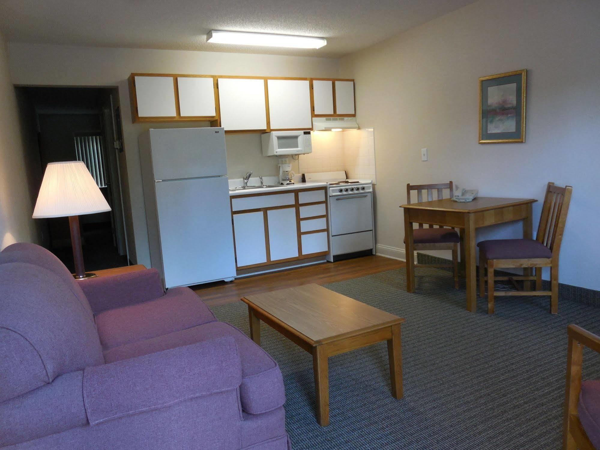 Affordable Suites Salisbury Buitenkant foto