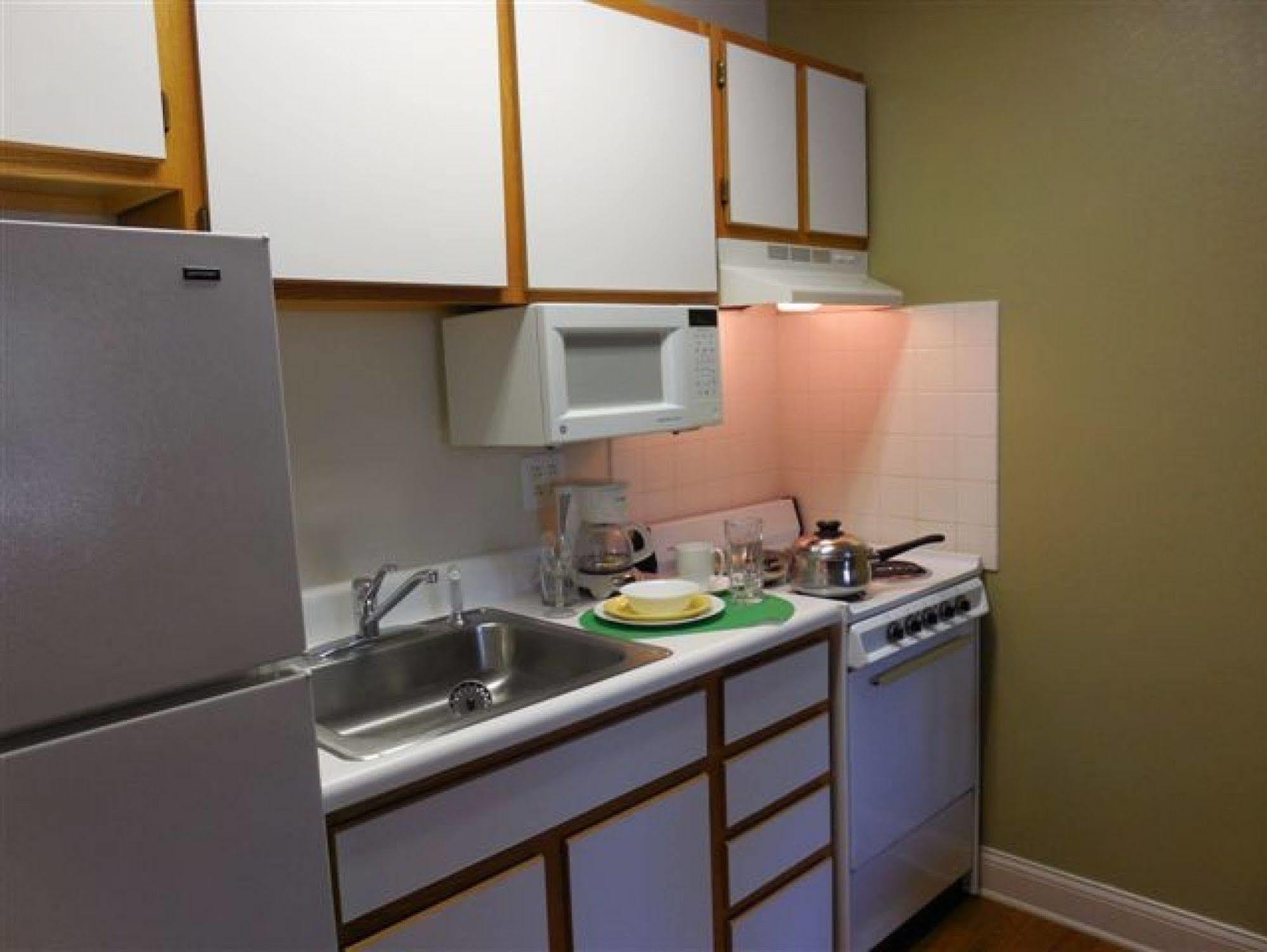 Affordable Suites Salisbury Buitenkant foto
