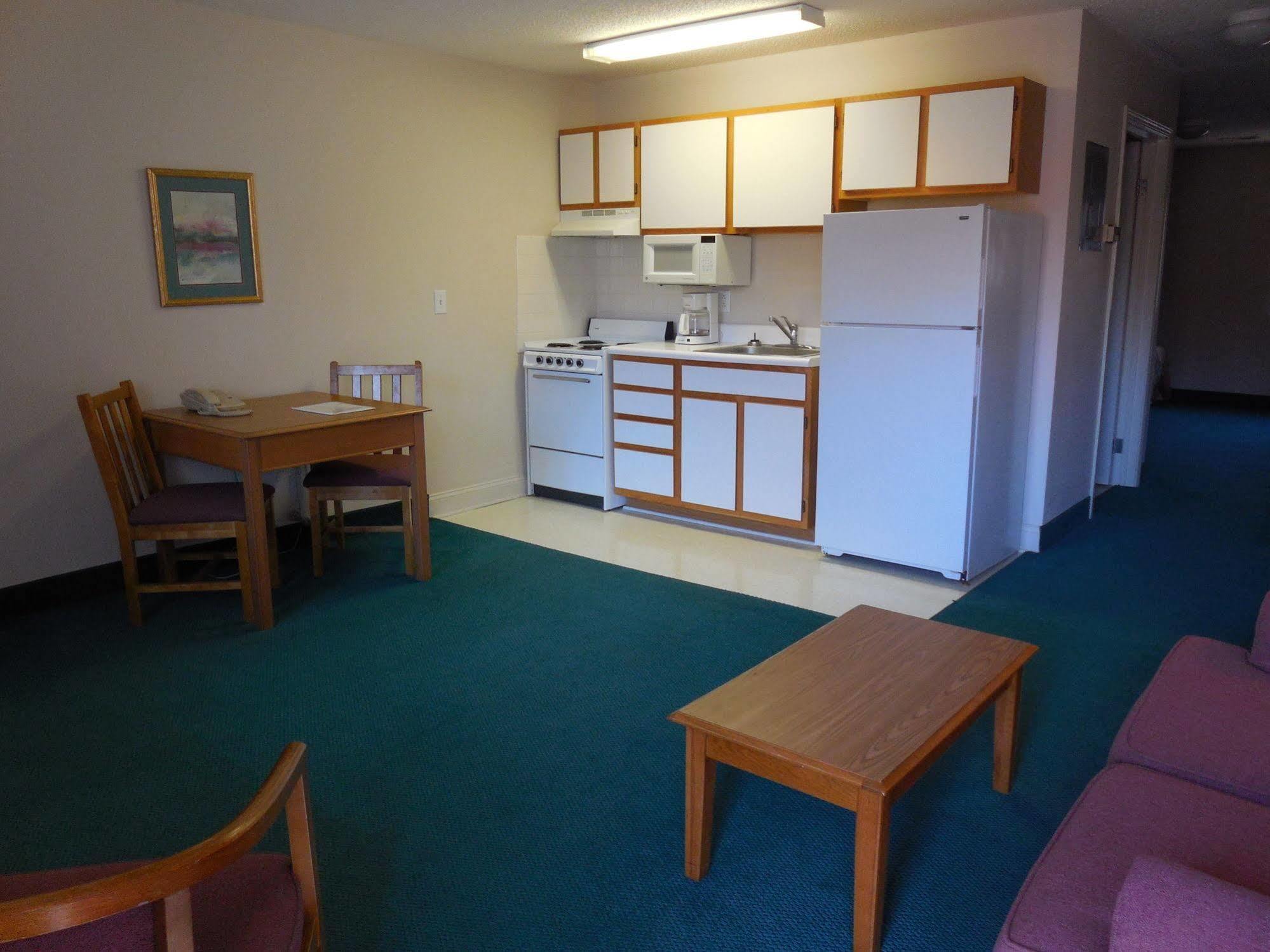 Affordable Suites Salisbury Buitenkant foto
